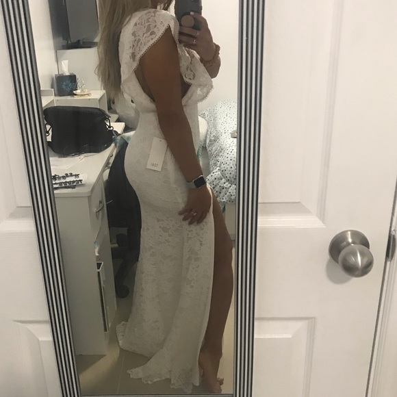 Bought this dress for my 1 hr engagement shoot. - Picture 4 of 5